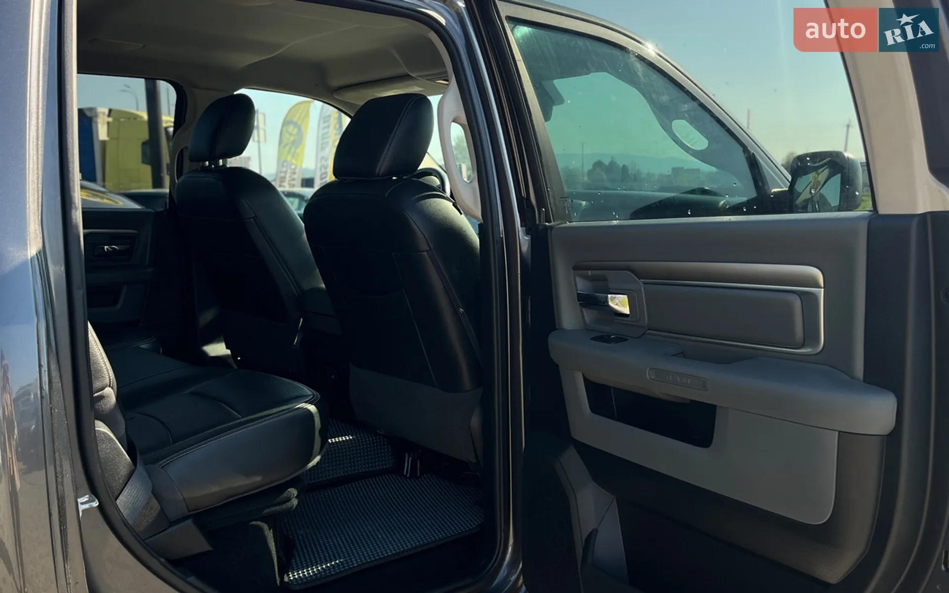 2016 Dodge RAM - мініатюра 28