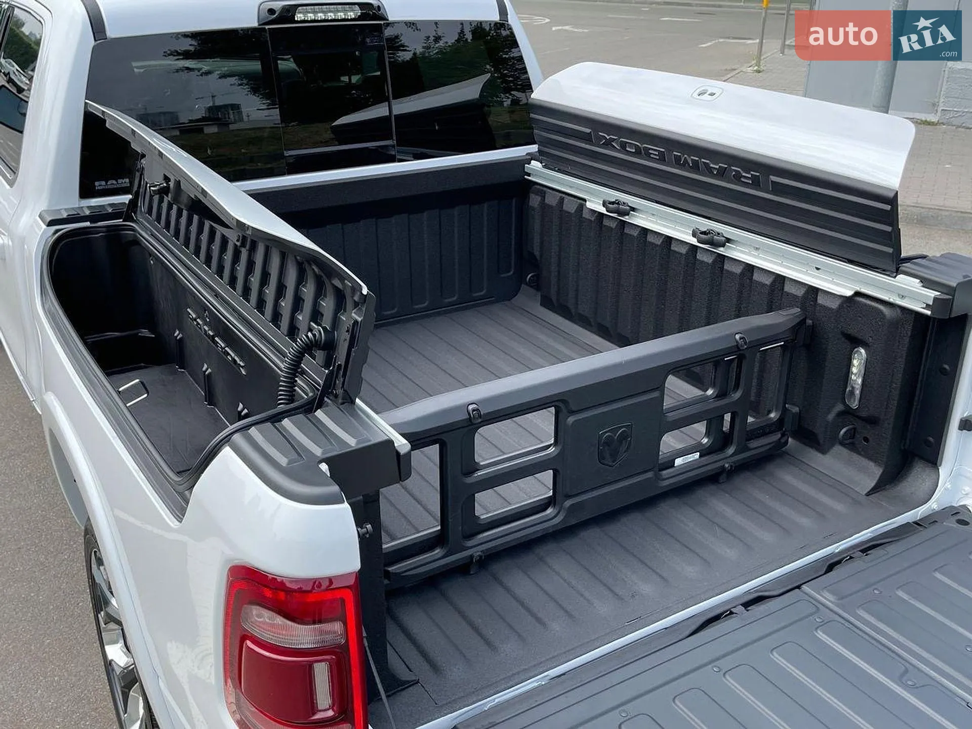 2021 Dodge RAM - мініатюра 11
