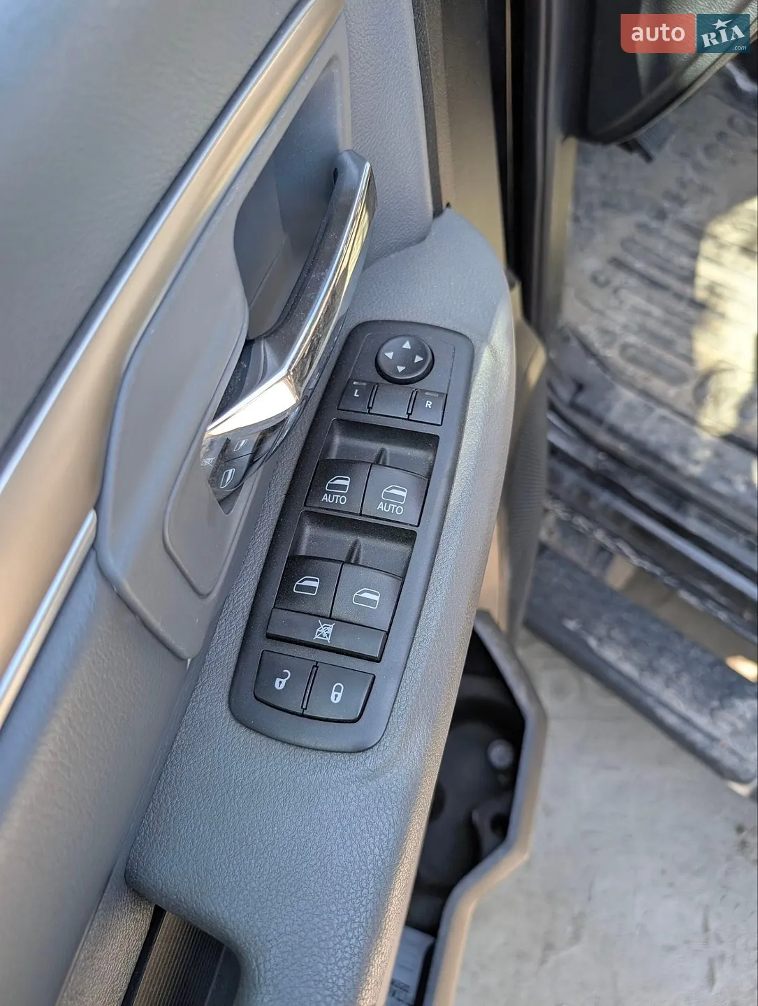 2018 Dodge RAM - мініатюра 22