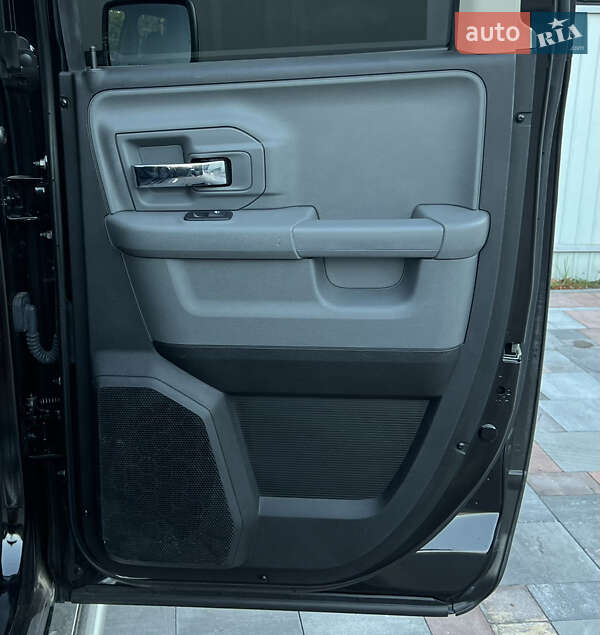 Вантажопасажирський фургон Dodge RAM 2500 2019 в Києві