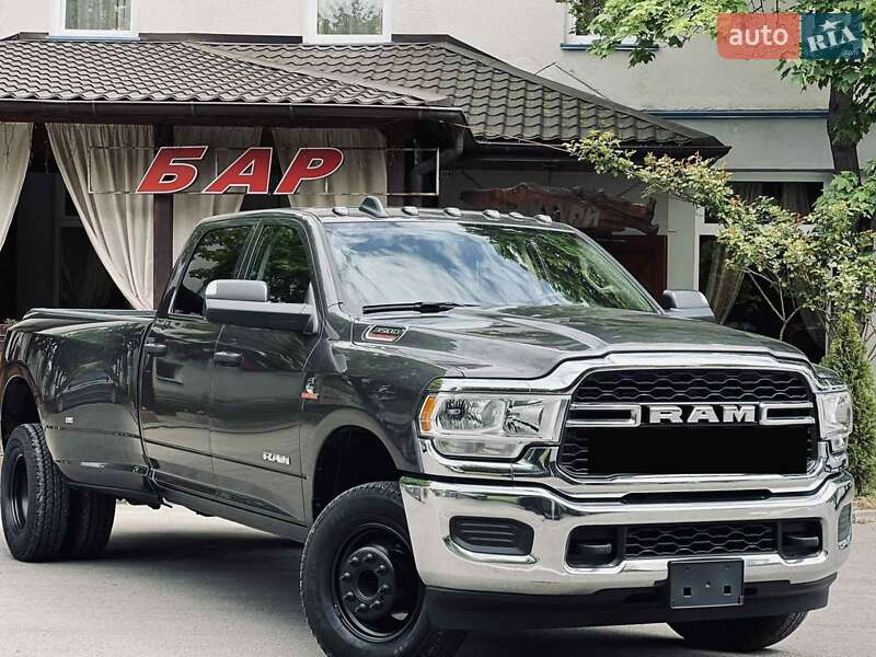 Пикап Dodge RAM 3500 2018 в Ивано-Франковске