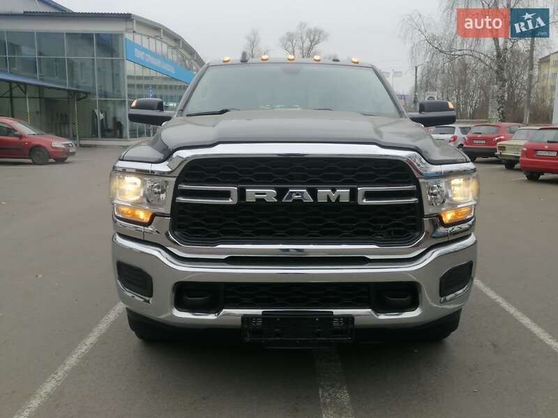 Пикап Dodge RAM 3500 2018 в Ивано-Франковске
