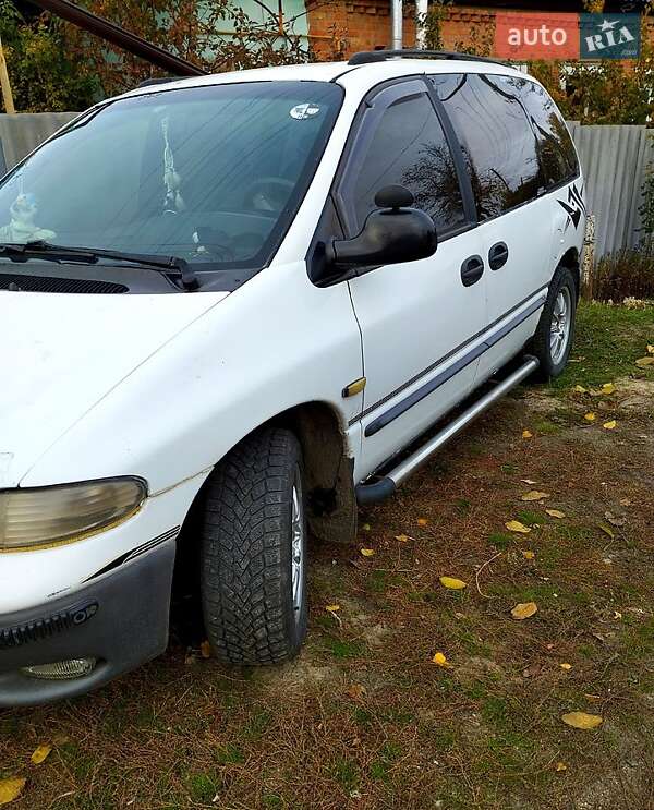 Минивэн Dodge Ram Van 1997 в Змиеве