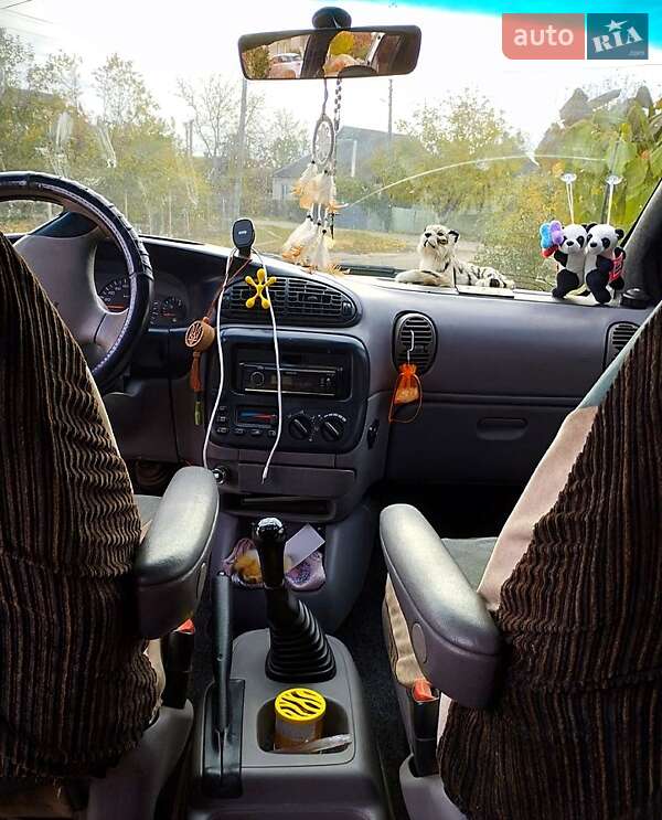 Минивэн Dodge Ram Van 1997 в Змиеве