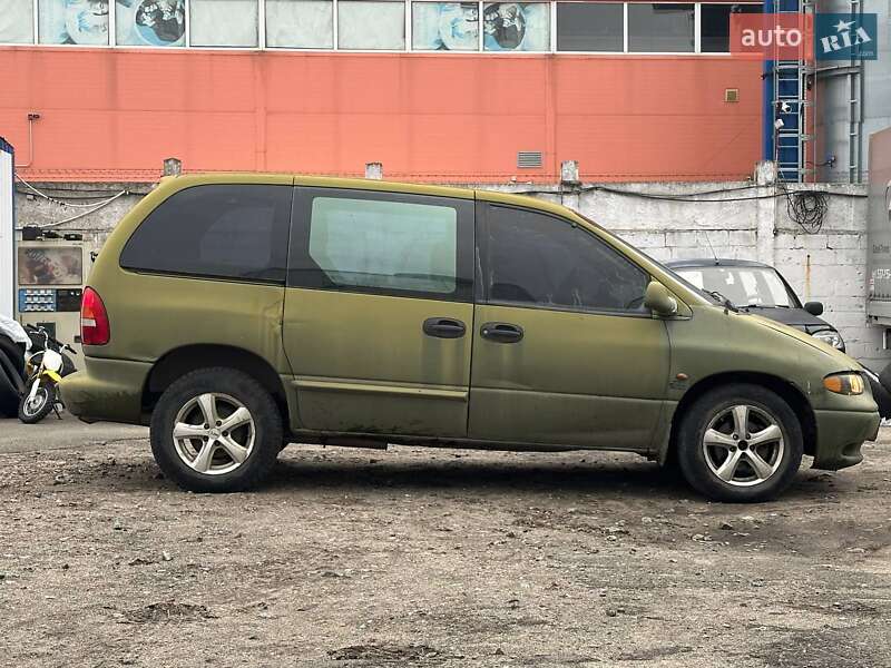 Минивэн Dodge Ram Van 2000 в Киеве