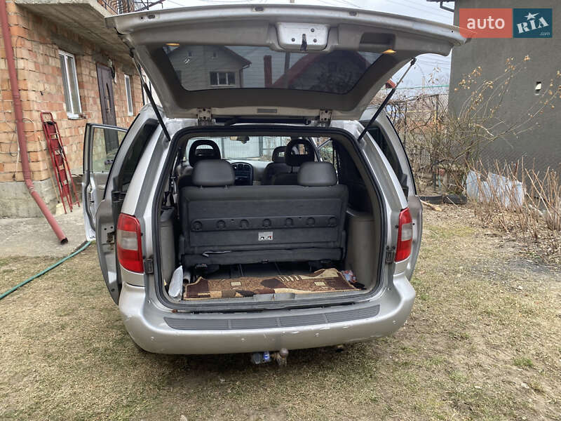 Минивэн Dodge Ram Van 2003 в Черновцах