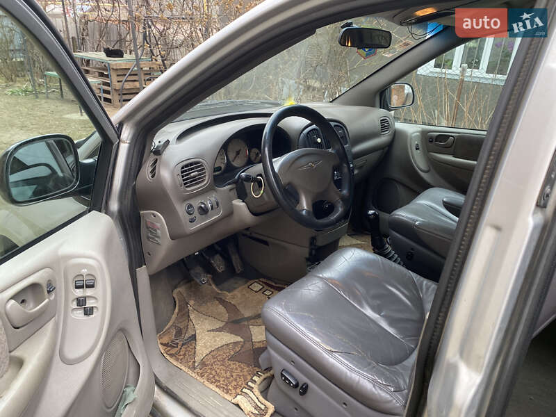 Минивэн Dodge Ram Van 2003 в Черновцах