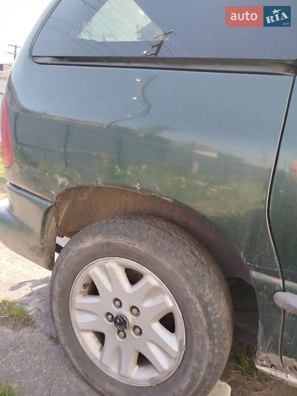 Мінівен Dodge Ram Van 1998 в Ічні