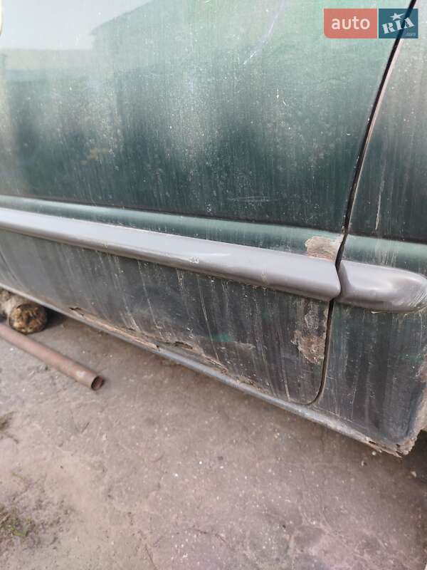Мінівен Dodge Ram Van 1998 в Ічні