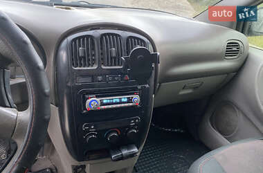 Минивэн Dodge Ram Van 2003 в Берегово