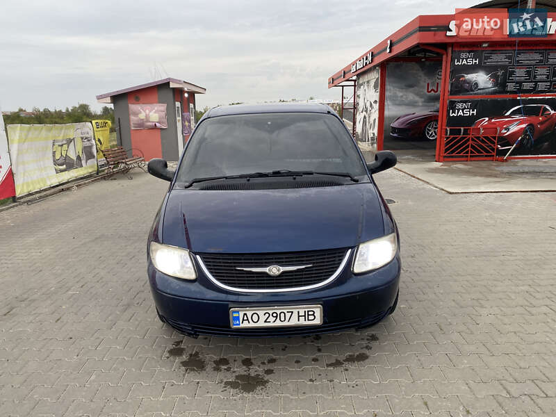 Минивэн Dodge Ram Van 2003 в Берегово