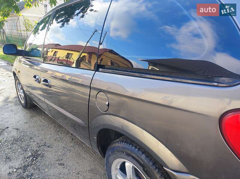 Мінівен Dodge Ram Van 2003 в Гусятині