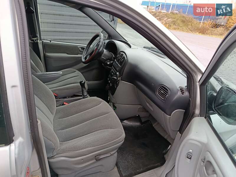 Мінівен Dodge Ram Van 2005 в Ратному