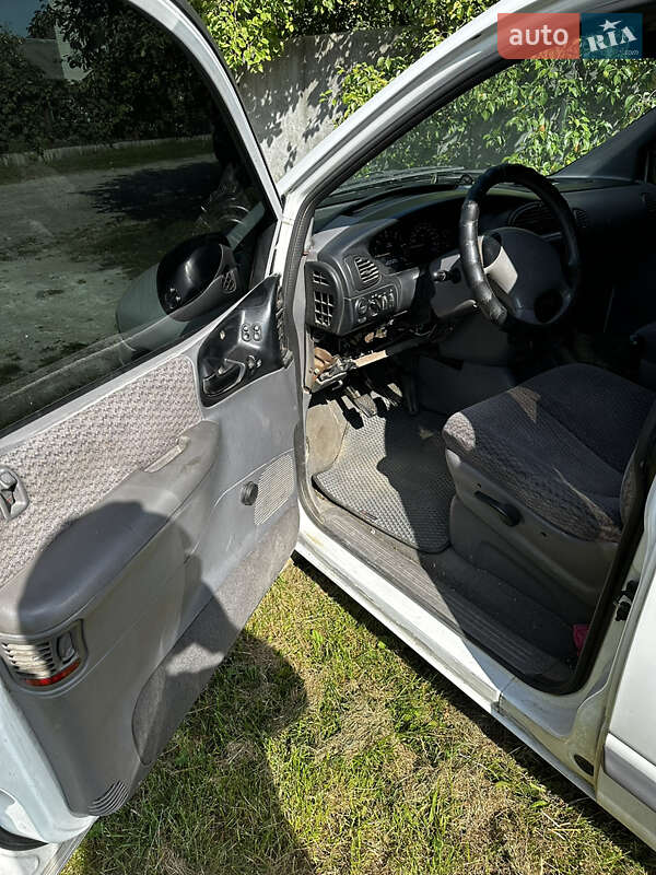 Мінівен Dodge Ram Van 2000 в Радивиліві