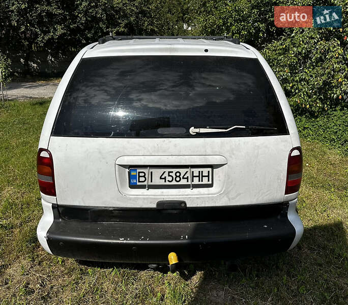 Мінівен Dodge Ram Van 2000 в Радивиліві