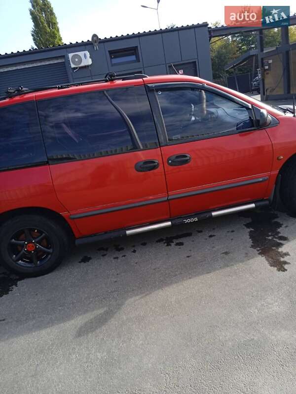 Минивэн Dodge Ram Van 1999 в Кривом Роге