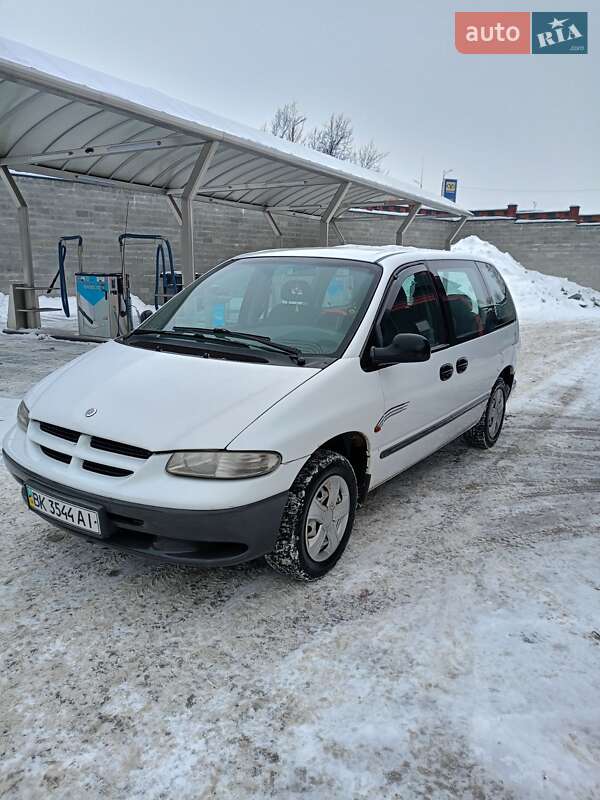 Минивэн Dodge Ram Van 2000 в Ровно