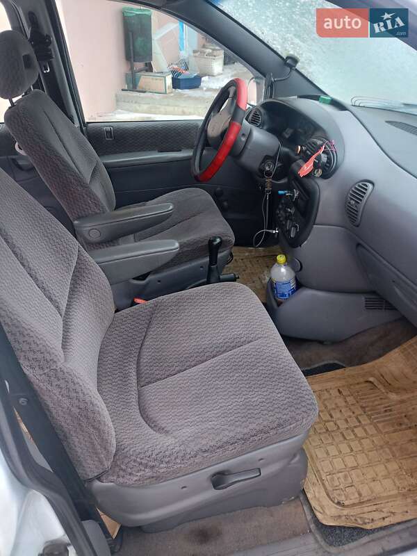 Минивэн Dodge Ram Van 2000 в Ровно