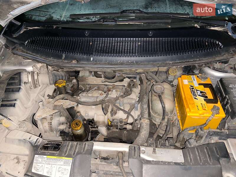 Мінівен Dodge Ram Van 2003 в Мукачевому