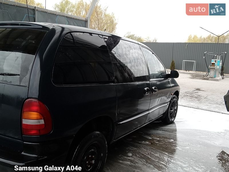 Мінівен Dodge Ram Van 2000 в Умані
