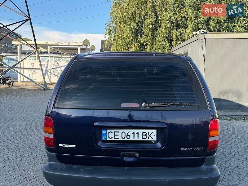 Мінівен Dodge Ram Van 1998 в Чернівцях