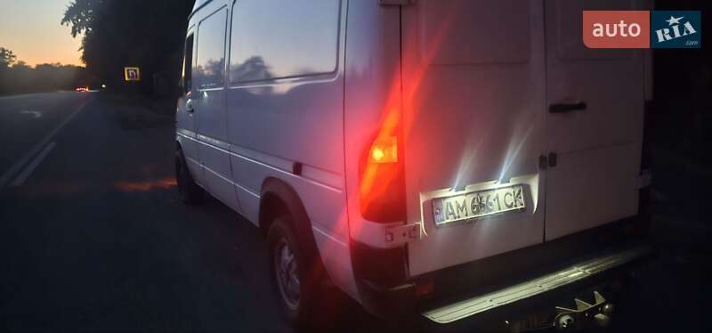 Вантажний фургон Dodge Sprinter 2004 в Вінниці
