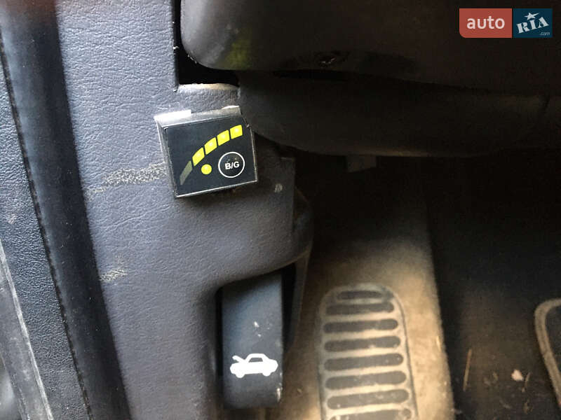 Седан Dodge Stratus 1998 в Буче