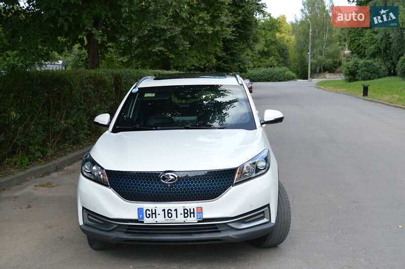 Внедорожник / Кроссовер Dongfeng Seres 3 2022 в Тернополе