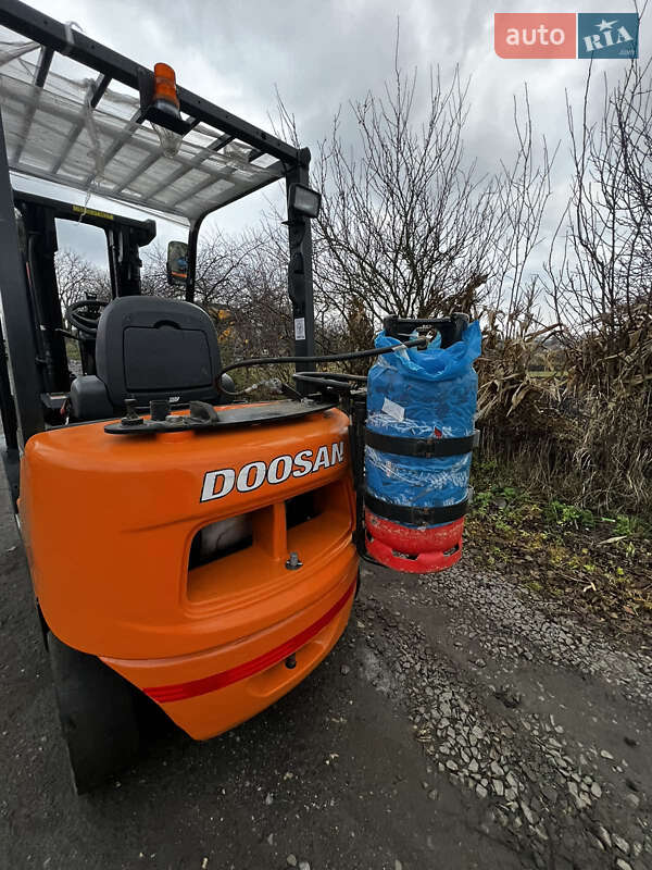 Вилочний навантажувач Doosan 255 LC-V 2014 в Тернополі фото 16 Вилочний навантажувач Doosan 255 LC-V 2014 в Тернополі