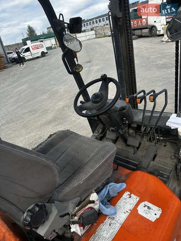 Вилочный погрузчик Doosan D 30C 2016 в Киеве