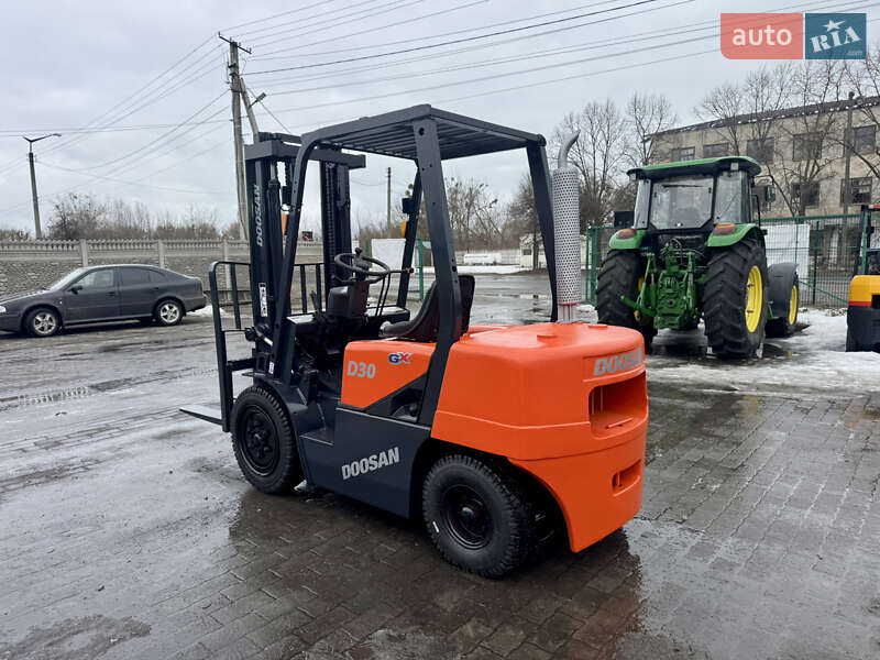 Вилочный погрузчик Doosan D 30C 2007 в Радомышле