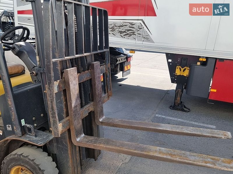Вилочный погрузчик Doosan DL 2006 в Киеве