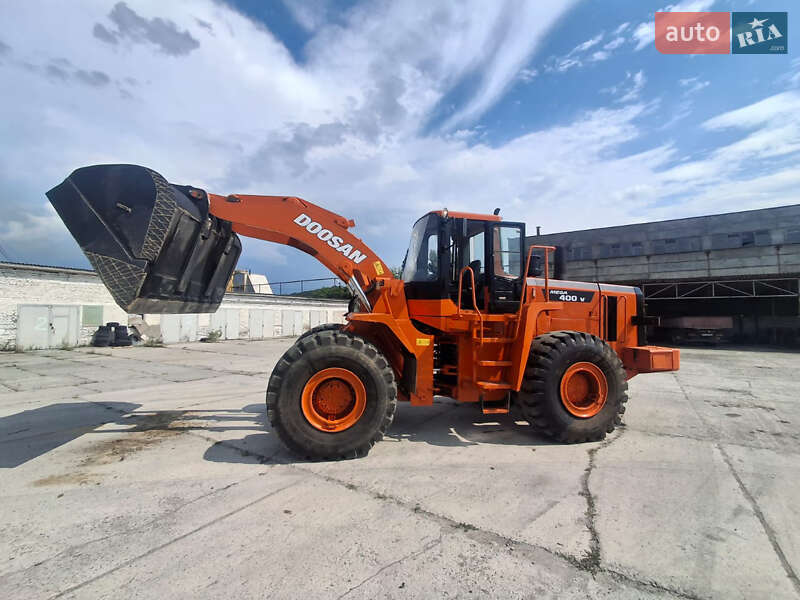 Фронтальні навантажувачі Doosan MEGA 2003 в Києві