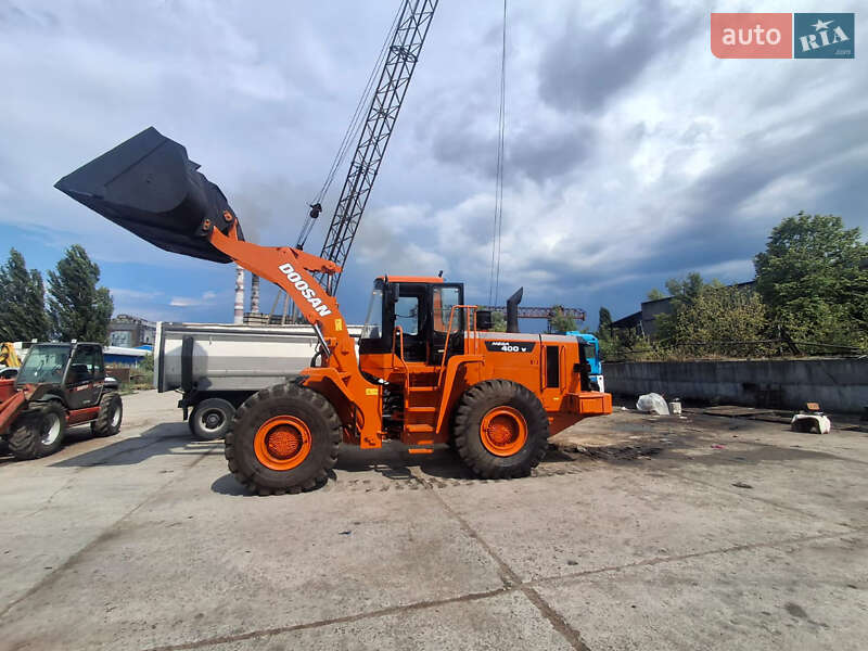 Фронтальні навантажувачі Doosan MEGA 2003 в Києві