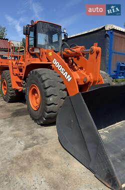 Фронтальні навантажувачі Doosan MEGA 2003 в Києві