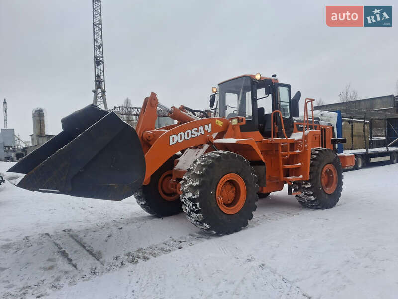 Фронтальні навантажувачі Doosan MEGA 2003 в Києві