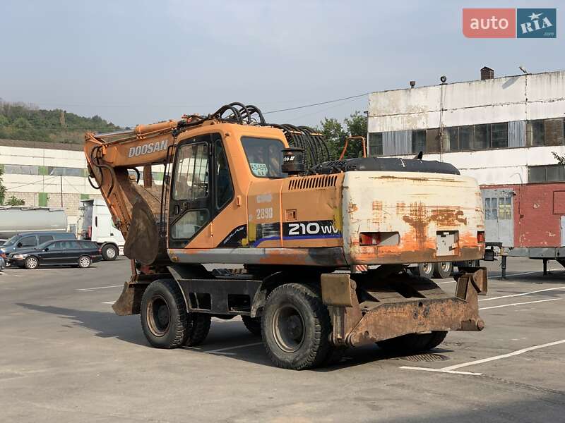 Колесный экскаватор Doosan Solar 2007 в Киеве