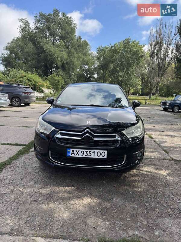 Хетчбек DS 4 2017 в Дніпрі