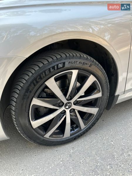 Седан DS 9 2021 в Львове