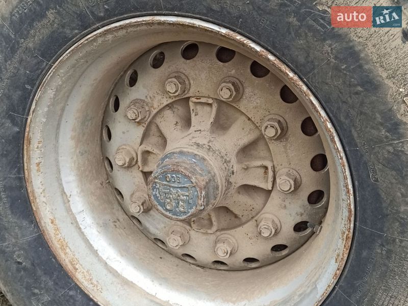 Зерновоз - полуприцеп ДСАН 27 2002 в Баре