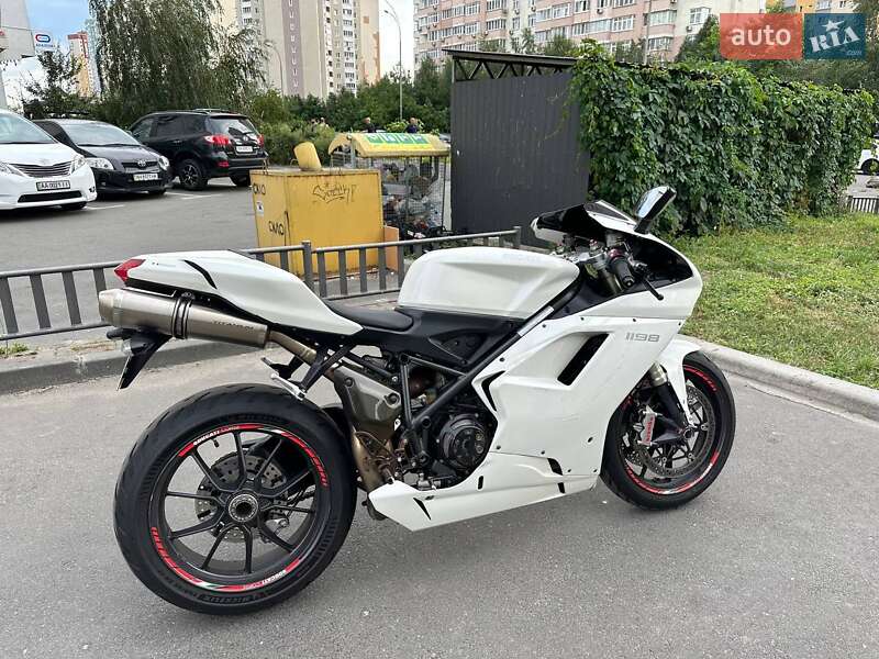 Спортбайк Ducati 1198 2009 в Киеве