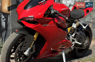 Спортбайк Ducati 1199 Panigale S 2012 в 
