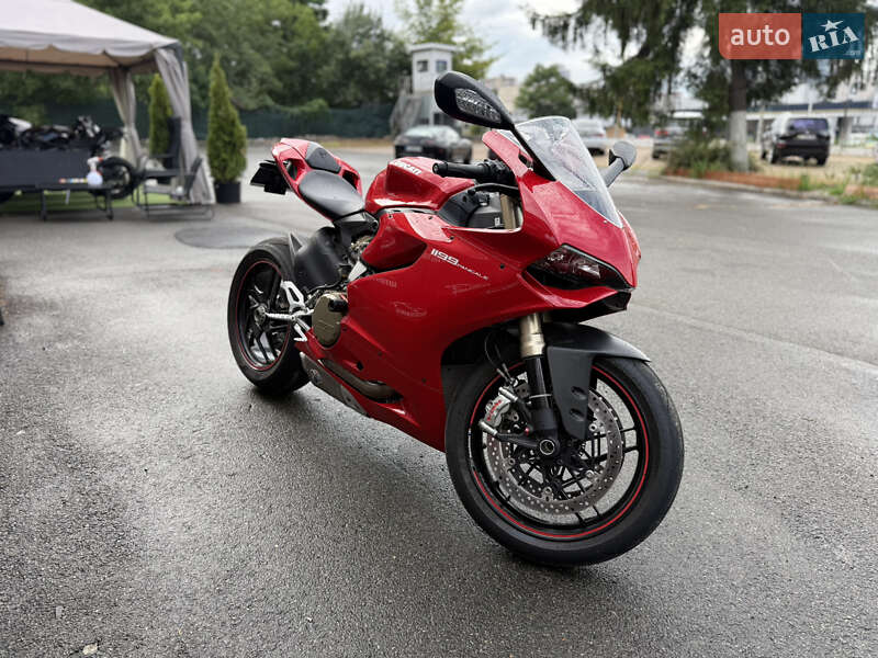 Спортбайк Ducati 1199 Panigale 2012 в 