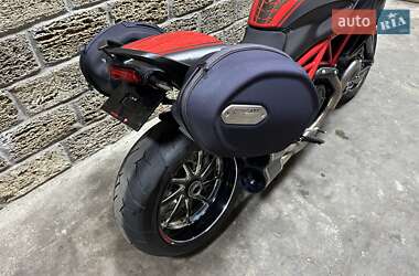 Мотоцикл Без обтекателей (Naked bike) Ducati Diavel 1200 Carbon 2011 в 