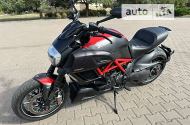 Мотоцикл Круизер Ducati Diavel Carbon 2015 в Киеве