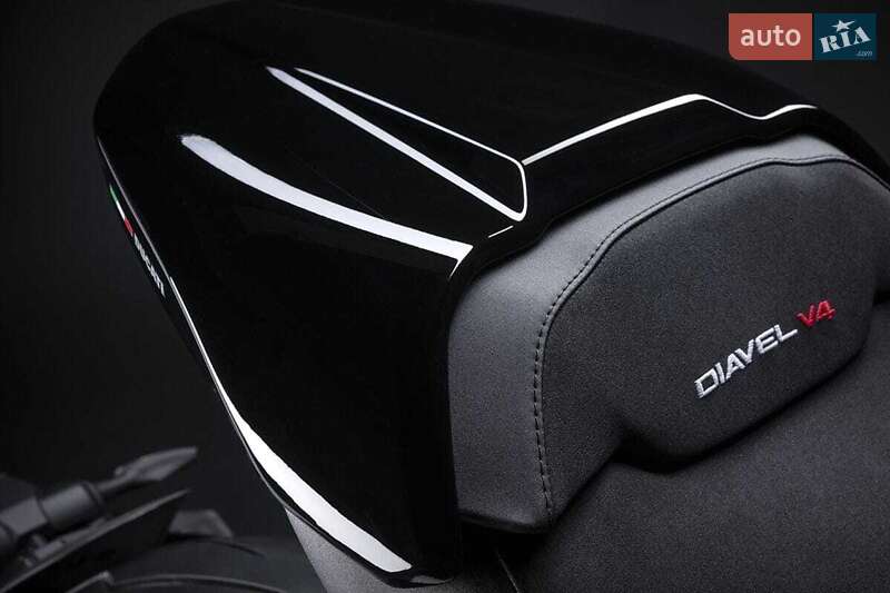 Мотоцикл Без обтекателей (Naked bike) Ducati Diavel V4 1158 2024 в Киеве