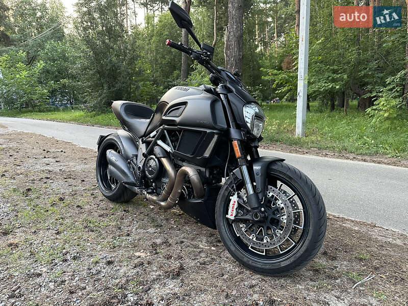 Грузовые мотороллеры, мотоциклы, скутеры, мопеды Ducati Diavel 2015 в Киеве