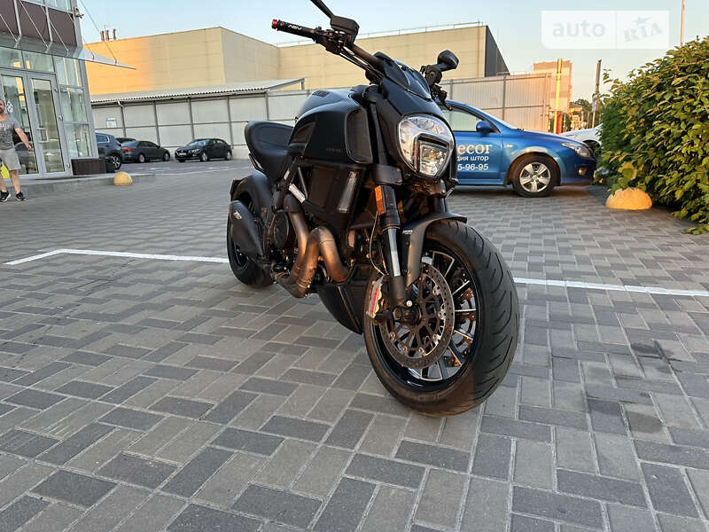 Грузовые мотороллеры, мотоциклы, скутеры, мопеды Ducati Diavel 2015 в Киеве