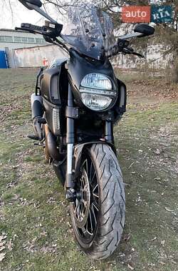 Мотоцикл Круізер Ducati Diavel 2013 в 