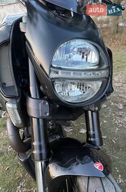 Мотоцикл Круізер Ducati Diavel 2013 в 